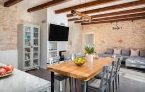 Dining - Amazing home in Dubrava kod Sibenika (Dubrava kod Sibenika)