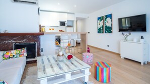 TV - Apartment Varadero with Sea Views (Portocolom)