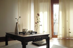 Superior Double Room, Valley View | Blackout drapes, iron/ironing board, free WiFi, bed sheets - Émai Valley (Da Lat)