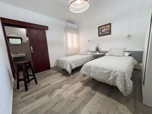 3 bedrooms, iron/ironing board, Internet, bed sheets - Casa Abuela María: stunning views, garden pool (San Bartolomé de Tirajana)