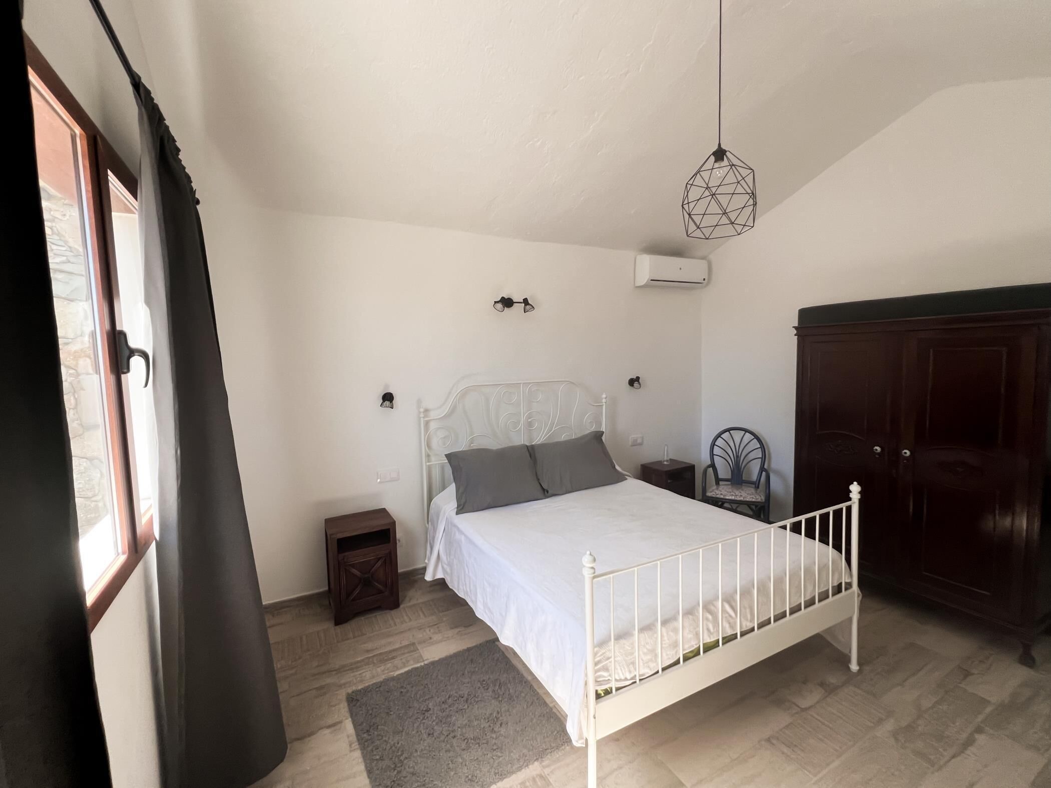 3 chambres, fer et planche à repasser, accès Internet, draps fournis