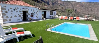 Casa Abuela María: stunning views, garden pool