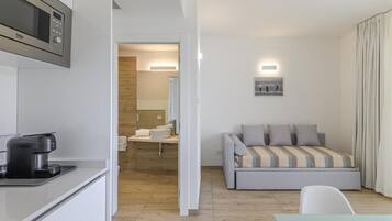 Apartment, 1 Bedroom, Balcony | Living area