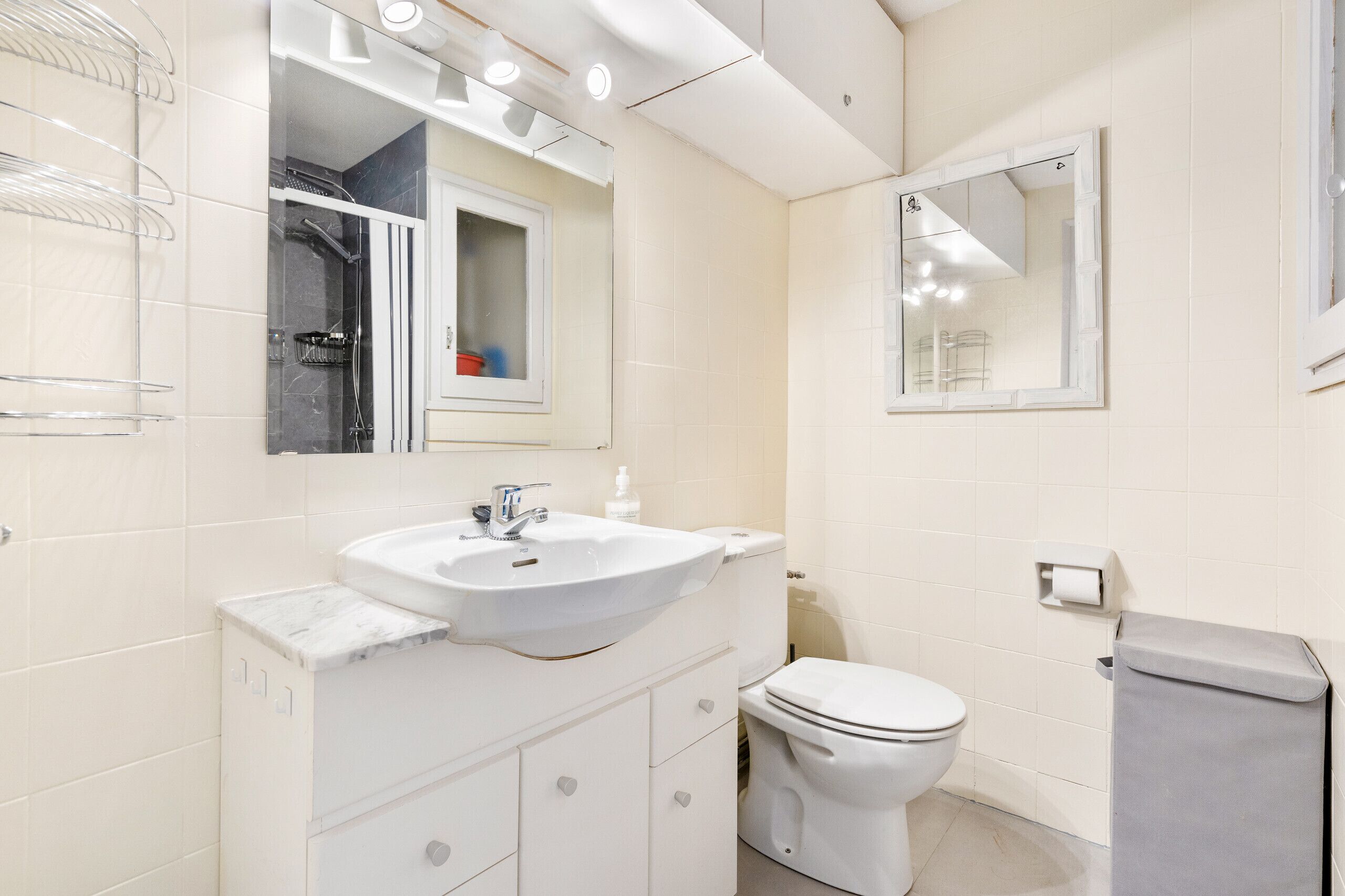 Een douche, handdoeken