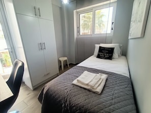 Comfort-huoneisto, kaupunkinäköala | 2 makuuhuonetta, työpöytä, kannettavalle tietokoneelle sopiva työtila