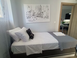 Comfort-Apartment, Stadtblick | 2 Schlafzimmer, Schreibtisch, laptopgeeigneter Arbeitsplatz