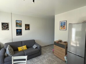 Fernseher, Stereoanlage