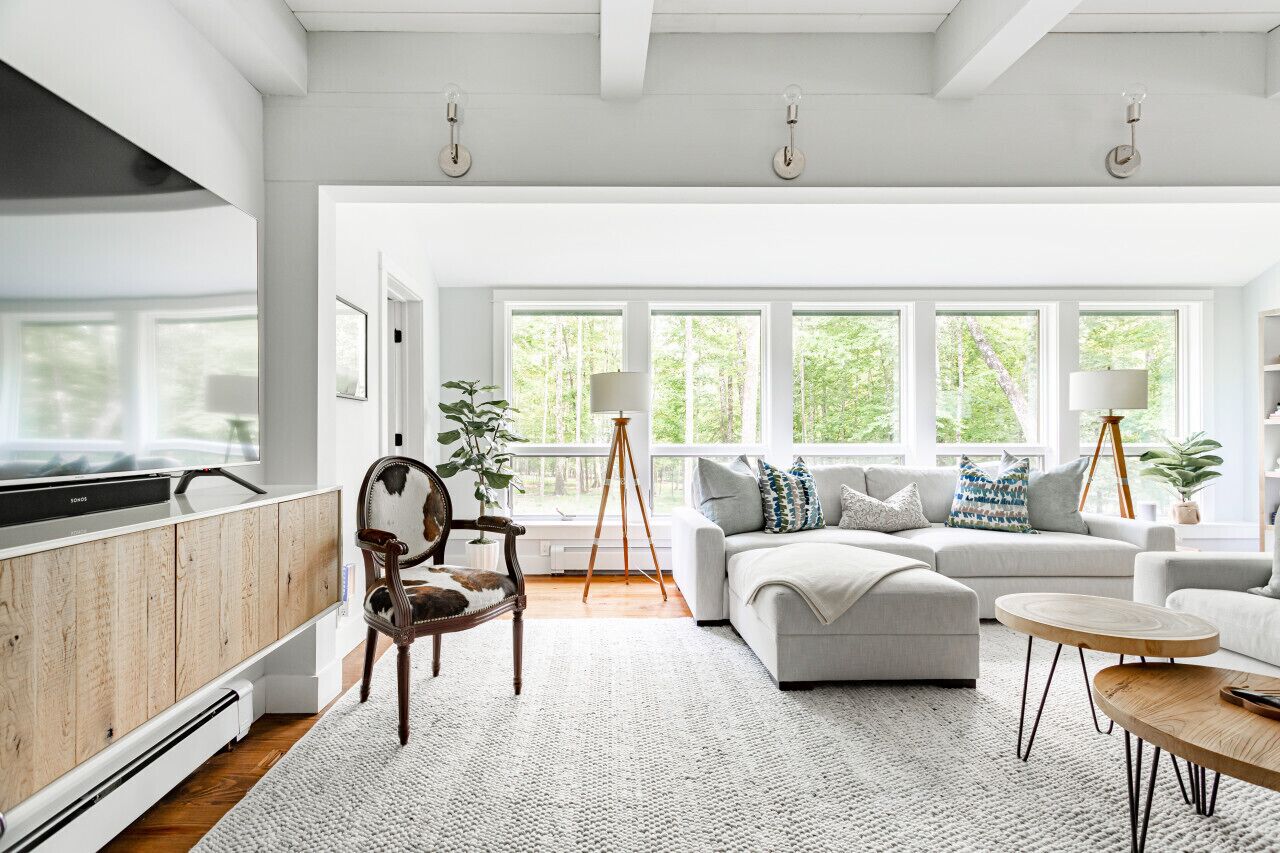 Älytelevisio, kirjoja, stereot, työhuone