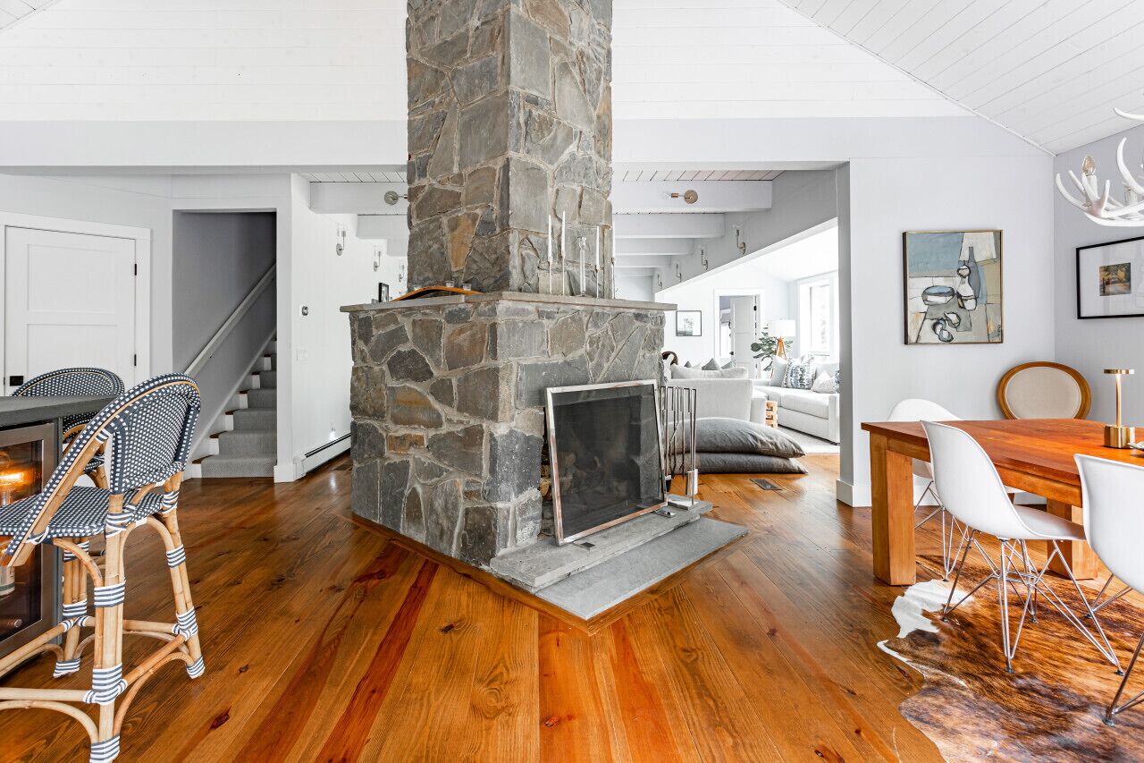 Älytelevisio, kirjoja, stereot, työhuone