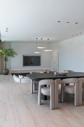 Luxury Villa, 4 Bedrooms, Patio, Pool View | Dining room - Villa Uma (Kerobokan)