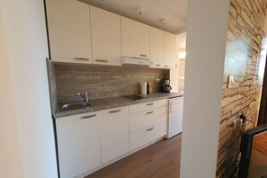 Kühlschrank, Ofen, Herdplatte, Geschirrspüler