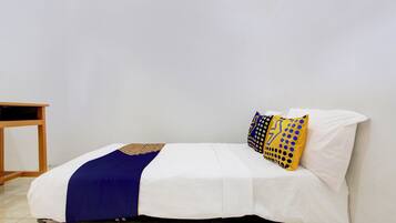 Basic Double Room | Free WiFi, bed sheets