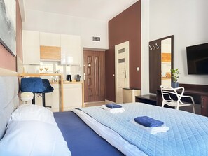 Iron/ironing board, free WiFi, bed sheets