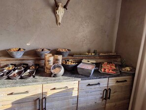 Daily buffet breakfast for a fee - Hotel Stubai (Schönberg im Stubaital)
