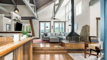 Smart TV, fireplace, offices
