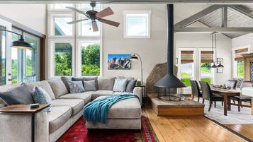 Smart TV, fireplace, offices