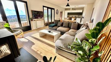 Smart-tv en een open haard