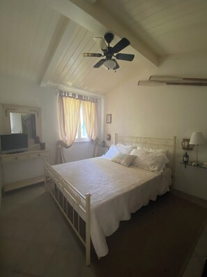 4 bedrooms, WiFi, bed sheets - 4 Bedroom Private vacation home in Forte dei Marmi (Forte dei Marmi)