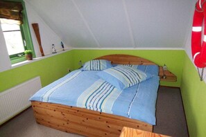 4 bedrooms, iron/ironing board, travel cot, free WiFi