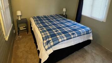 1 bedroom, bed sheets