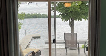 Cozy Lake Cottage between Fargo and Detroit Lakes -in the Cormorant Lakes area.