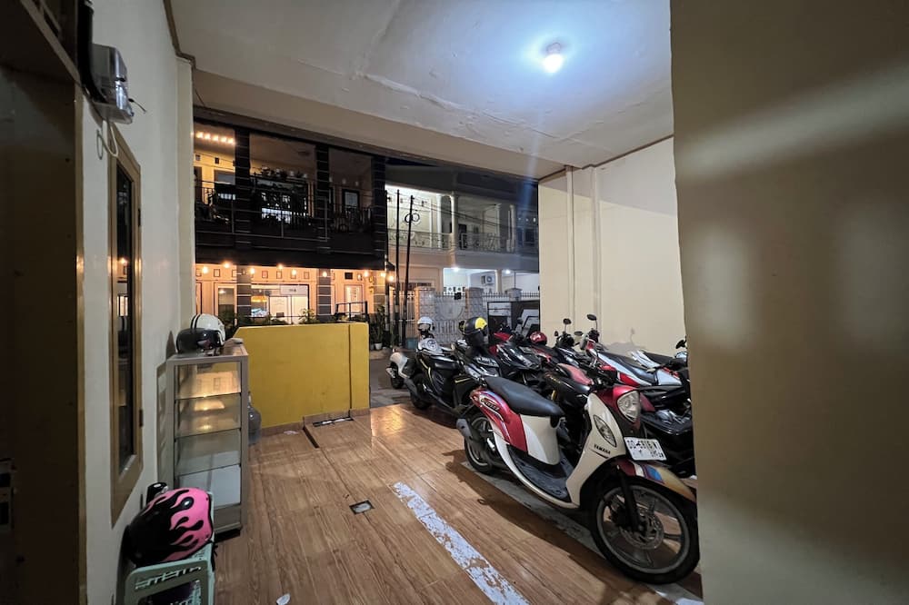 Hotel O Kost Indra