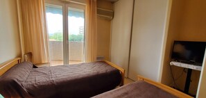 3 chambres, fer et planche à repasser, Wi-Fi, draps fournis
