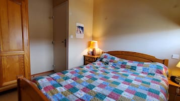 3 chambres, fer et planche Ă repasser, Wi-Fi, draps fournis