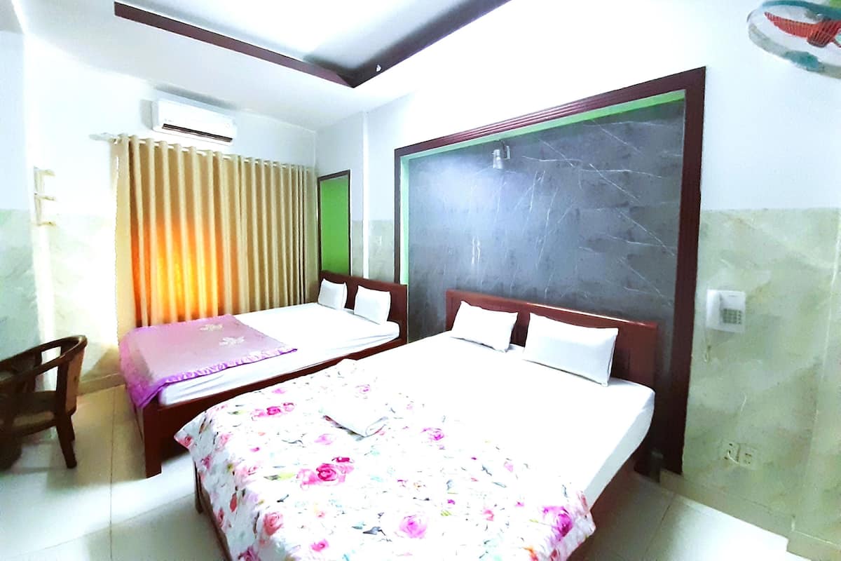 Family Room | 1 bedroom, minibar, desk, laptop workspace