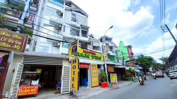 واجهة المنشأة