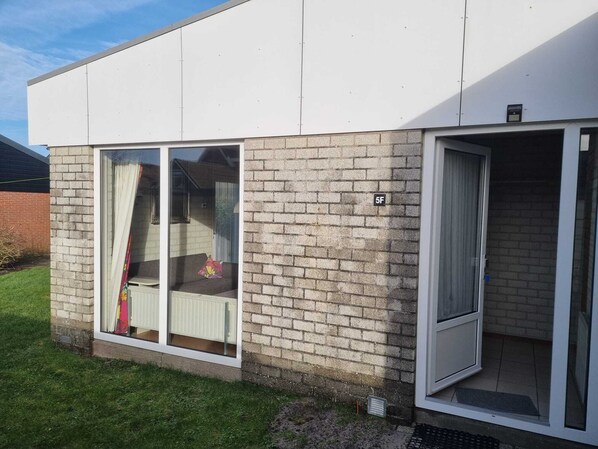 Exterior detail - 3 bedroom accommodation in Julianadorp aan Zee (Julianadorp aan Zee)