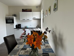 Kühlschrank, Herdplatte, Geschirrspüler