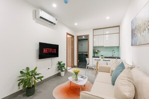 Lyxlägenhet - 2 sovrum - utsikt mot staden | Eget kök | Kylskåp, spishäll, vattenkokare och riskokare