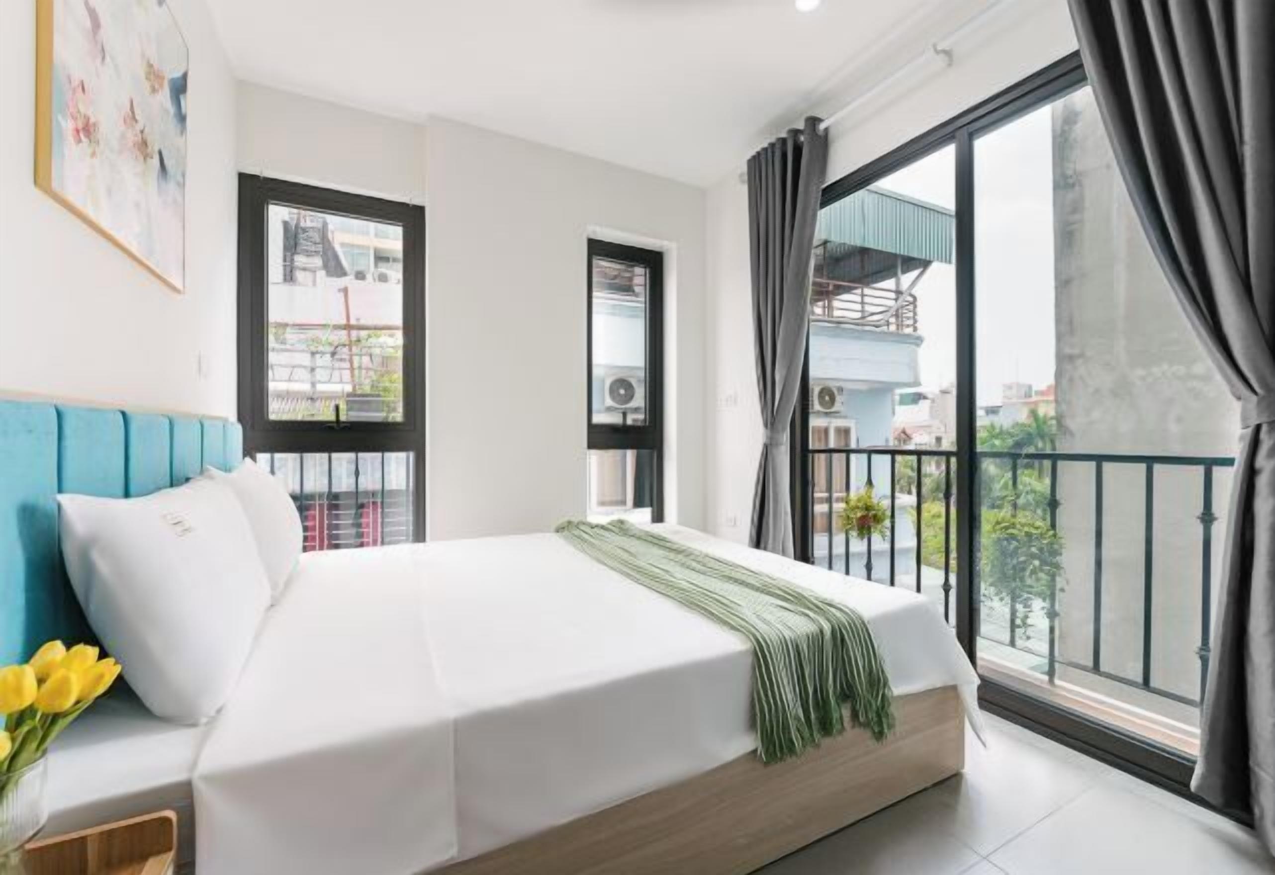 Cortinas blackout y sistema de insonorización 