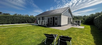 4 bedroom accommodation in Julianadorp aan Zee