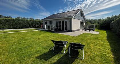 4 bedroom accommodation in Julianadorp aan Zee