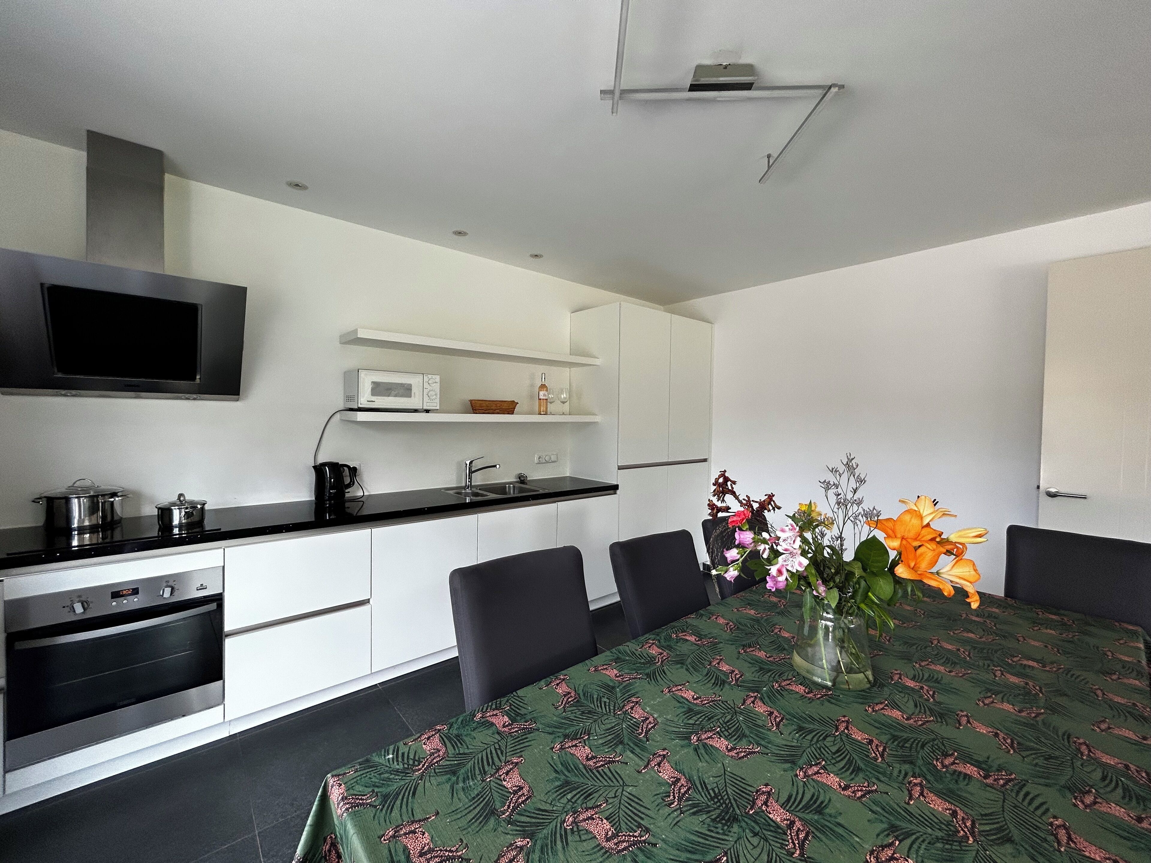 Refrigerador, horno, placa de cocina, lavavajillas