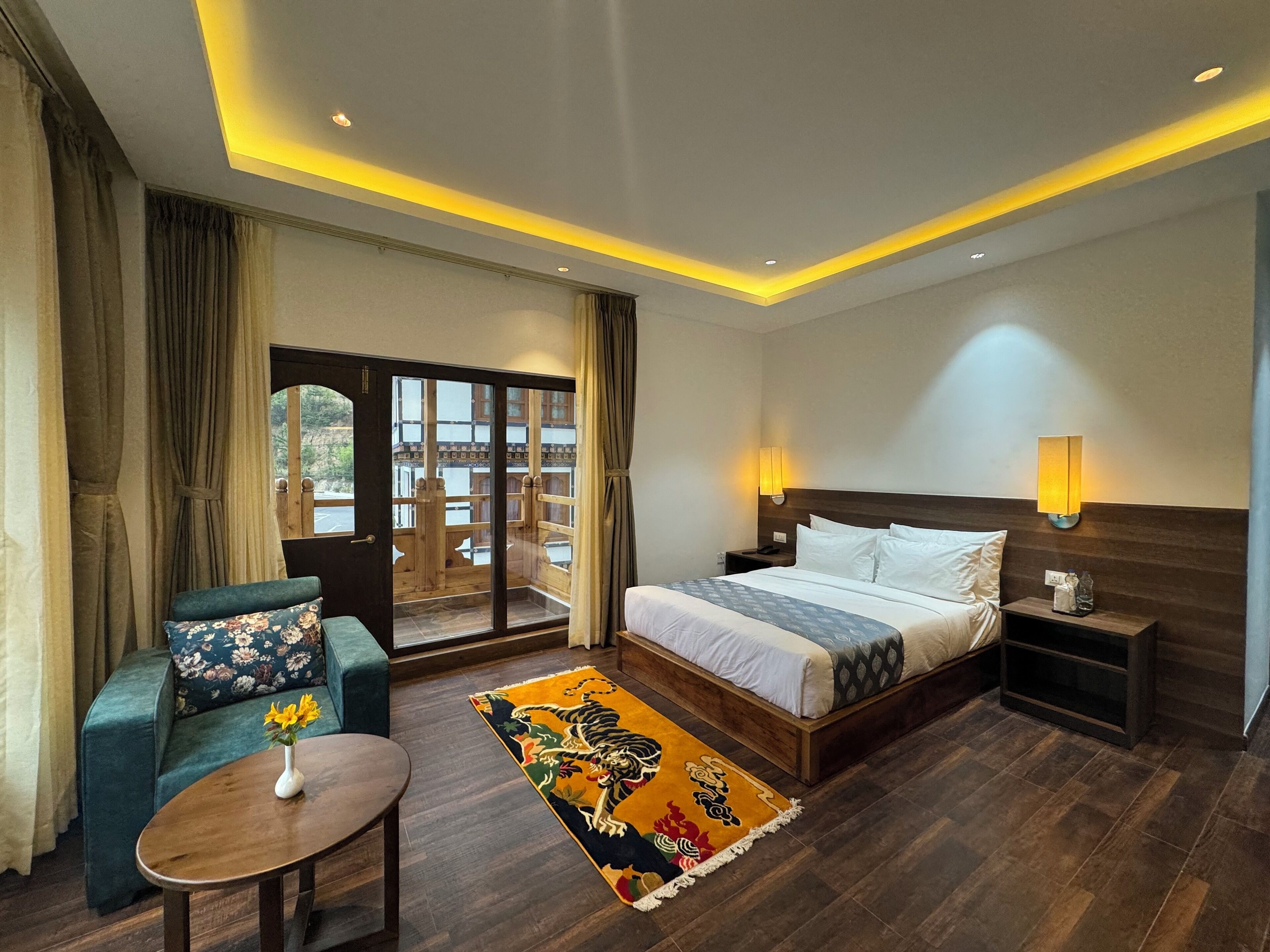 Hypo-allergenic bedding, desk, laptop workspace, free WiFi