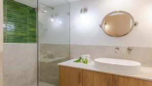Bathroom - THREE Style | Holiday Your Way! (PORT DOUGLAS)