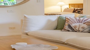 1 bedroom, iron/ironing board, internet, bed sheets