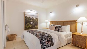 1 bedroom, iron/ironing board, internet, bed sheets - THREE Style | Holiday Your Way! (PORT DOUGLAS)