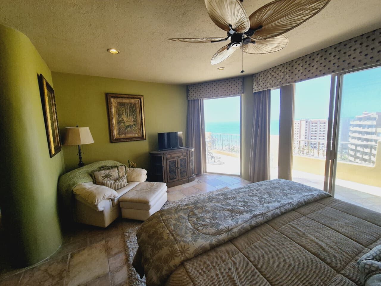 3 bedrooms, desk, iron/ironing board, WiFi