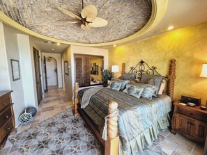 3 bedrooms, desk, iron/ironing board, WiFi