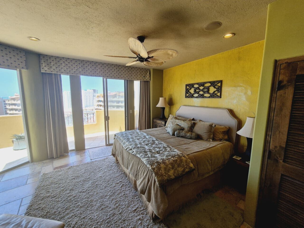3 bedrooms, desk, iron/ironing board, WiFi