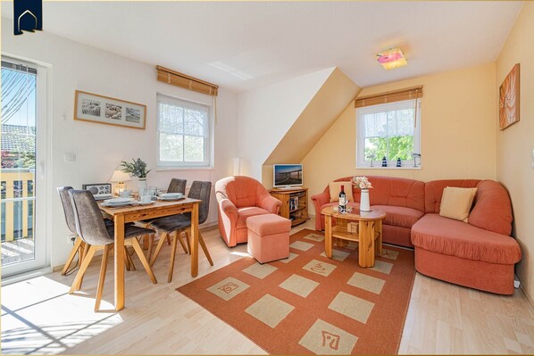 تلفزيون، مشغل دي في دي، كُتُب، ستيريو