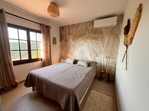 5 bedrooms, iron/ironing board, travel crib, free WiFi - Villa Vista del Paradis (Calonge)