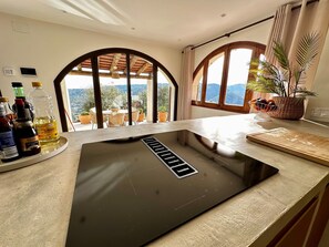 Fridge, oven, stovetop, dishwasher - Villa Vista del Paradis (Calonge)