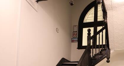 Wallaby Backpackers -passport required-