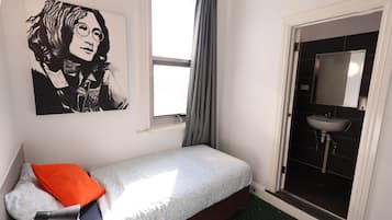 Single Private Room with private bathroom | Desk, laptop workspace, free WiFi