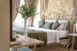 Deluxe Room, Balcony, City View